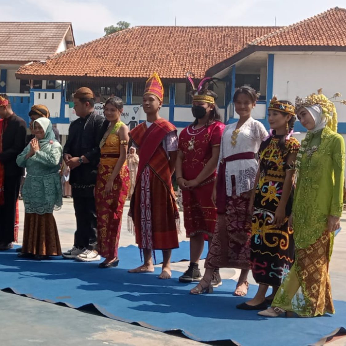 SMPN 9 Kota Bekasi Meriahkan Peringatan Hari Kartini dengan Lomba Kreatifitas Siswa/Siswi