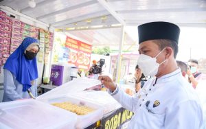 Bupati Bandung Santuni Anak Yatim dan Lansia 