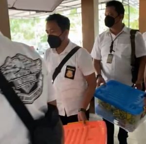 Ditreskrimsus Polda Banten Temukan 5 Amplop Hasil Penggeledahan di Kantor BPN Lebak