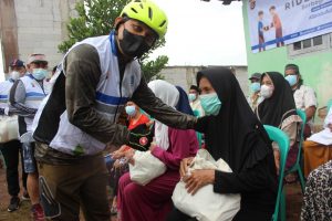 Ride And Share, Wakapolda Banten Bagikan 100 Paket Sembako di Lingkungan Tegal Asem