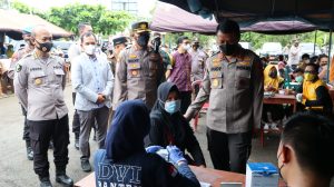 Kapolres Pandeglang Dampingi Kapolda Banten Kunjungi Gebyar Vaksin
