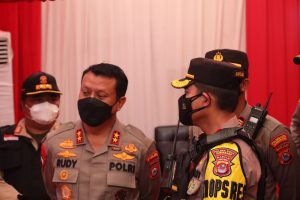 Cek Kesiapan Personel, Kapolda Banten Tinjau Pospam Nataru di Tangerang