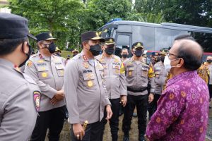 Kapolda Sulsel Pantau Ibadah Natal di Makassar