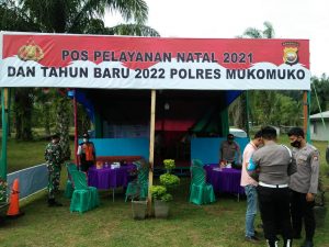 Polres Mukomuko Tinjau Pengamanan Pos Pam Nataru dan Gereja HKBP