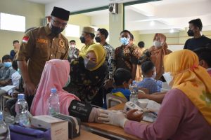 Tinjau Vaksinasi Anak di Tangerang, Wagub Andika Minta Orang Tua Tak Ragu