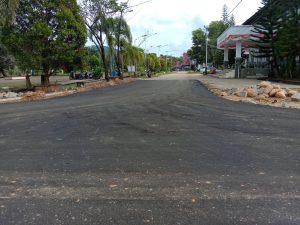 Baru Dibangun, Jalan Komplek Kantor di Kayong Utara Udah ‘Bederai” Lagi