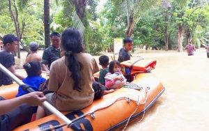 Bupati Dharmasraya: Lindungi Warga Kita, yang Terdampak Banjir