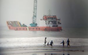 Pemasangan Breakwater Pantai Barat Pangandaran Ditargetkan Rampung Desember 2021