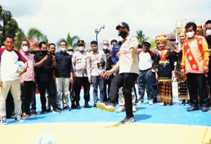 Bupati H Khairunas, Buka Turnamen Futsal Piala Gubernur Cup ke VI di SMAN 5 Solok Selatan