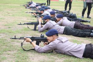 Tingkatkan kemampuan Personel, Satbrimob Polda Banten Latihan Menembak