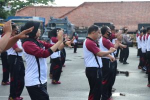 Jaga Kebugaran, Polres Pandeglang Lakukan Senam Jantung Sehat