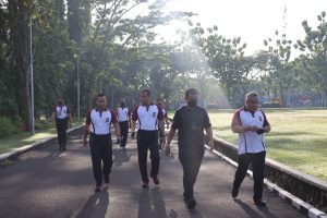 Tingkatkan Daya Tahan Tubuh, Kapolda Banten Olahraga Pagi Bersama Personel