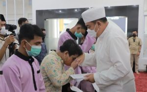 Gelar Yasinan dan Doa Bersama, Kapolda Riau Berikan Santunan Anak Yatim Piatu dan Office Boy