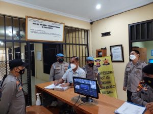 Pawas Bidropam Polda Banten Bersama Pamenwas Cek Rutan 