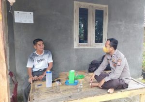 Bhabinkamtibmas Polsek Patia Laksanakan Sambang Desa