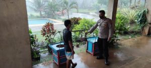 Polsek Cimanggu Melaksanakan PAM Wisata Kolam Renang Saung Kiray