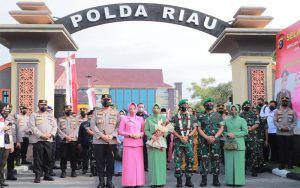 Kapolda Riau Inisiasi Apel Kehormatan Lepas Sambut Danrem 031/ Wira Bima