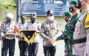 Walikota Berikan Penghargaan Tiga Elemen Garda Terdepan Penanganan Covid-19