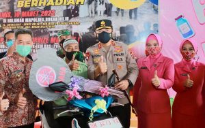 Daniel Turnip Tak Menyangka, Dapat Motor Untuk Antar Cucu Sekolah dari Kapolda Riau