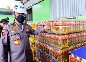 Kapolri Pastikan Awasi Alur Distribusi dan Harga Minyak Goreng di Pasar