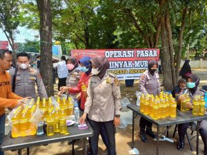 Dirreskrimsus Polda Banten Gelar Operasi Pasar dan Sidak Gudang Distributor Minyak Goreng