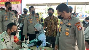 Cegah Cluster Covid-19 Jelang Ramadhan, Wakapolda Banten Tinjau Vaksinasi Serentak di PT Lung Cheong