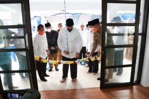 Gubernur WH Resmikan Masjid Rahmatan Lil’alamin Negeri di Atas Awan Kabupaten Lebak