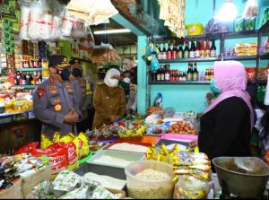 Jelang Ramadan, Kapolri Instruksikan Kapolda Cek Setiap Hari Ketersediaan Minyak Goreng di Pasar