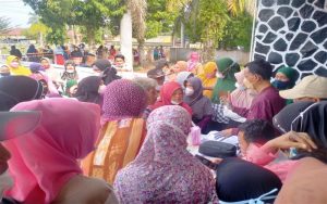 Kemensos Serahkan Bantuan BSS Pada Warga Kabupaten Mukomuko