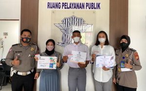 Tiga Siswa Berprestasi Dapat SIM Gratis, Satlantas Mukomuko Berharap Bisa Jadi Pelopor Keselamatan