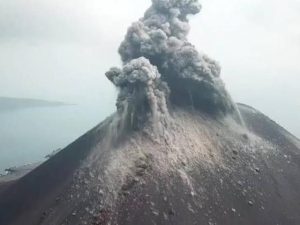 Status Anak Gunung Krakatau Siaga, Kabidhumas Polda Banten Himbau Masyarakat Waspada Bencana