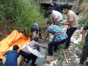 Polresta Serang Kota Olah TKP Temuan Mayat di Saluran Air