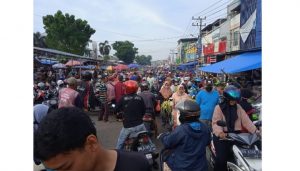 Jelang Idul Fitri Pasar Pagi Pangkalpinang di Serbu Warga