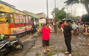 Badai Angin Porak-Porandakan Sejumlah Bangunan, Bupati Perintahkan Sekda Tanggap Darurat