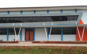 Bangunan Praktek Utama di SMKN 4 Kota Tangerang Terbengkalai