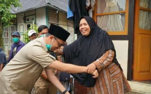 Wako Bukittinggi Serahkan Bantuan BPNT dan BLT Pada Warga Kecamatan Mandiangin Koto Salayan