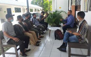 Warga Saka Taminang Gugat Kepala DPMTSP Kapuas Ke PTUN