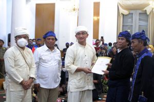 Serahkan Perda Desa Adat di Seba Baduy, Wagub Andika: Janji Telah Kami Tunaikan