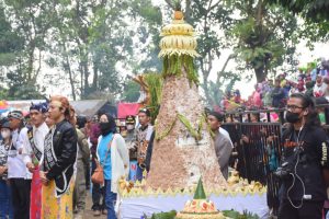 Pemkab Pekalongan Gelar Tradisi Syawalan Megono Gunungan Warga Antusias