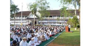 Pemkab Belitung Bersama Masyarakat Laksanakan Shalat Idul Fitri Pasca Dua Tahun Pandemi