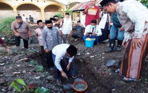 Bupati Ilham Azikin Letakkan Batu Pertama Rumah Tahfidz Alquran dan Tempat Wudhu di Masjid Raya Bantaeng