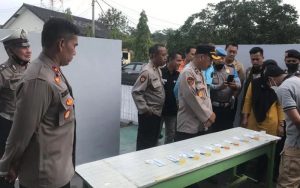 Kompol Zainul Lakukan Tes Urine Dadakan Personil Polres Way Kanan