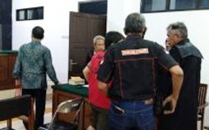 Majelis Hakim PN Palangkaraya Kabulkan Penangguhan Penahanan Direktur PT KMI