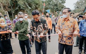 Jalan Penghubung Tiga Desa di Kecamatan Rancah Diresmikan Bupati