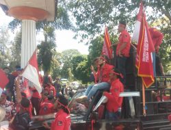 Pemuda Batak Bersatu Lakukan Aksi Unjuk Rasa di Kebun Bah Butong PTPN IV