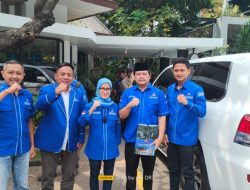 Terima SK Kepengurusan, Iing Jabat Sekretaris DPC Demokrat Pandeglang