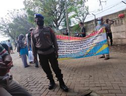 Aksi Unjuk Rasa Masyarakat Gerenyang, Ditpolairud Polda Banten Hadir Untuk Mengamankan