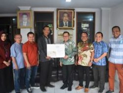UBL Beri Award ke Empat Institusi, Salah Satunya PWI Lampung
