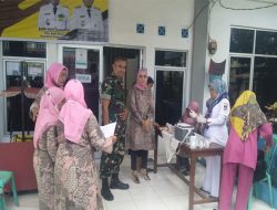 Babinsa Koramil 04/LL Kodim 0312/Padang Dampingi Kegiatan Posyandu