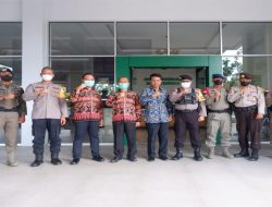 Ops Aman Nusa 2 Polda Kalbar Bersama Dinas Perkebunan Dan Peternakan Gelar Disinfektasi Hewan Ternak Masal